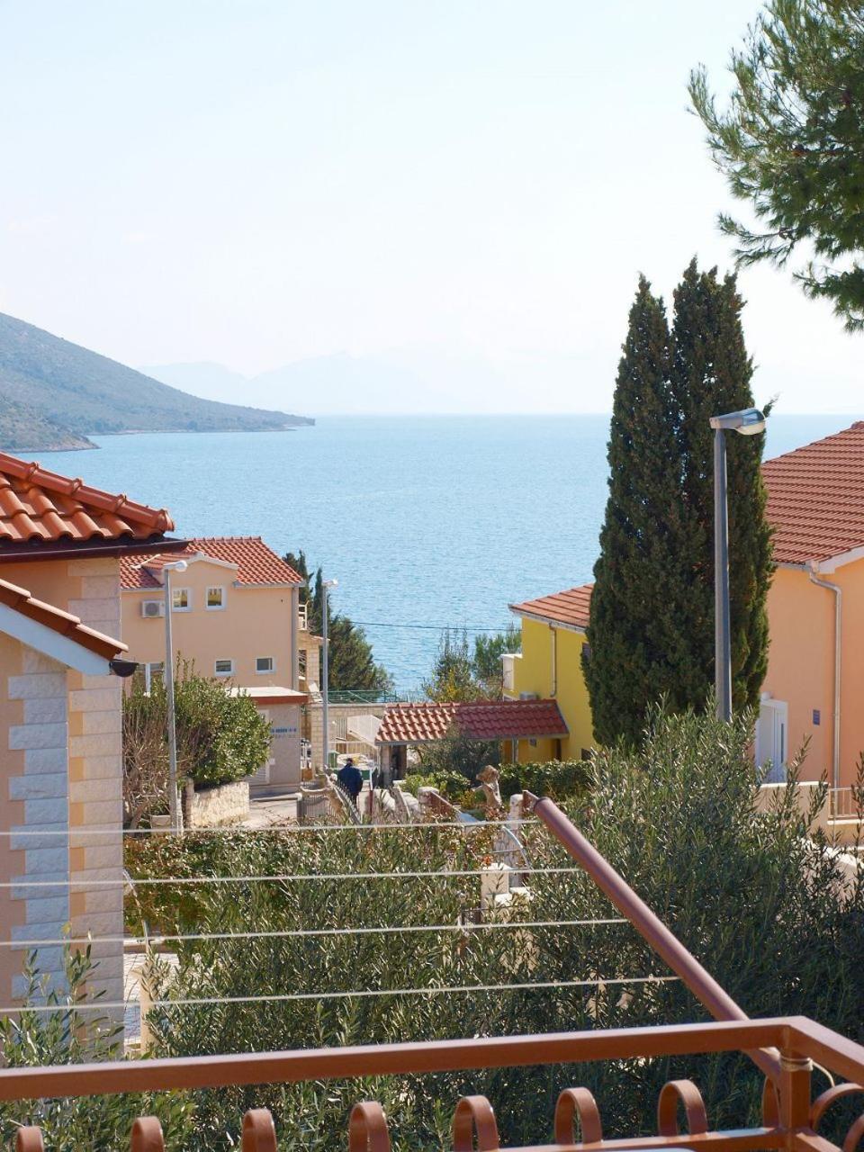 Apartments Mirja - 100M From The Beach & Parking Trogir Exterior photo
