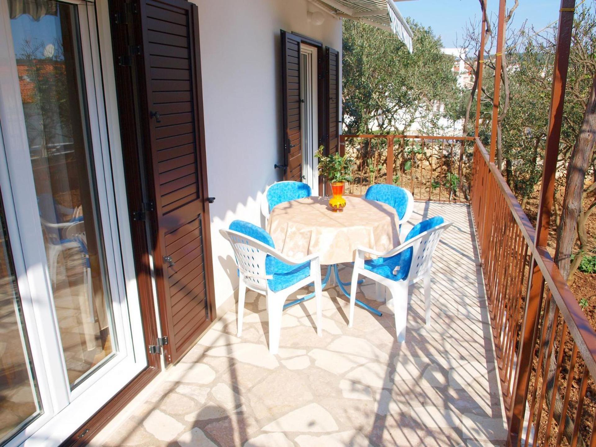 Apartments Mirja - 100M From The Beach & Parking Trogir Exterior photo