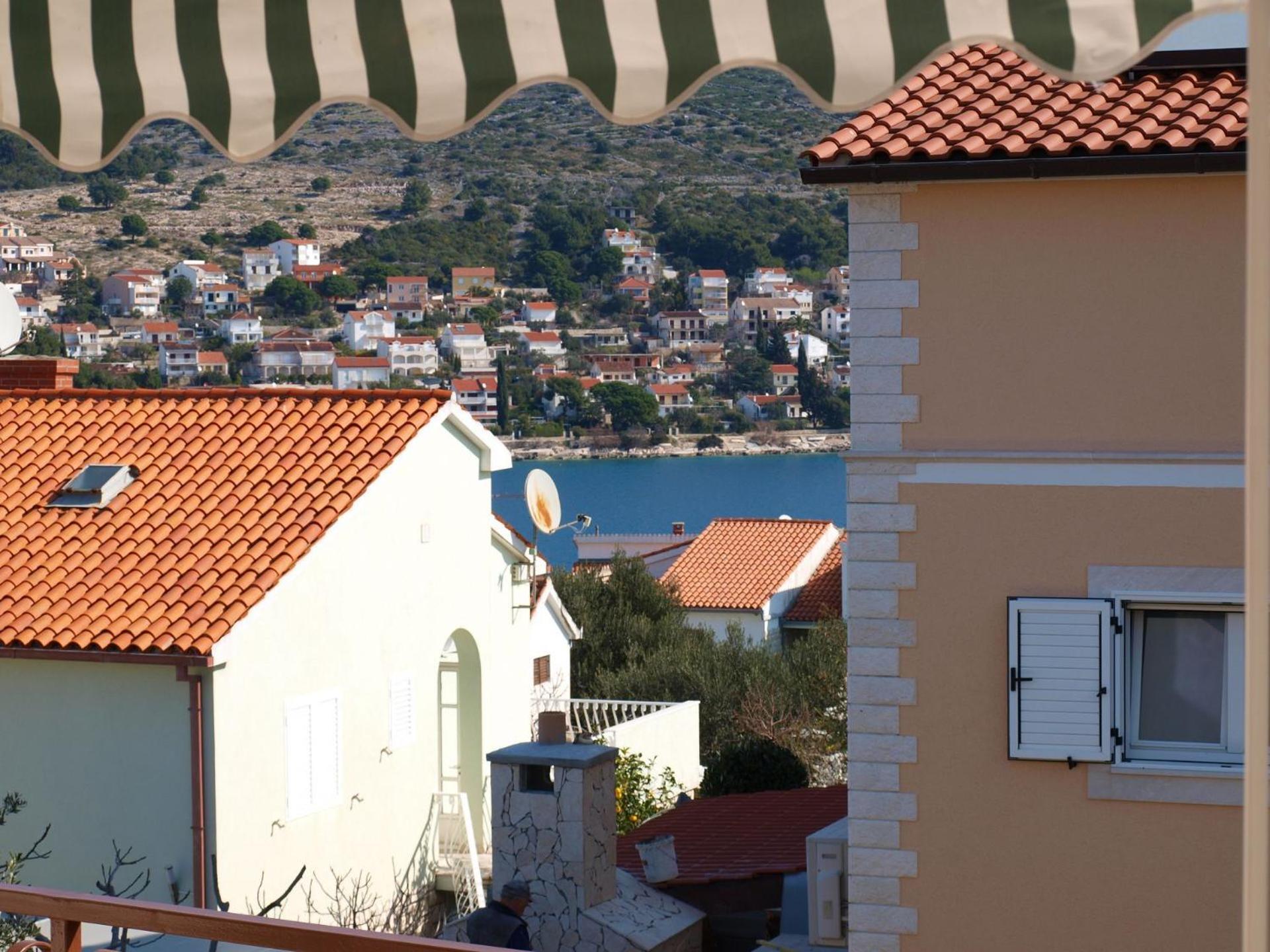 Apartments Mirja - 100M From The Beach & Parking Trogir Exterior photo