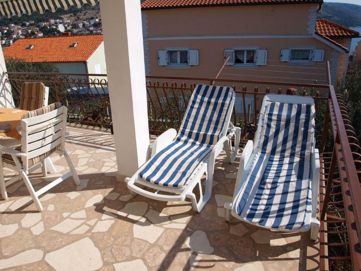 Apartments Mirja - 100M From The Beach & Parking Trogir Exterior photo