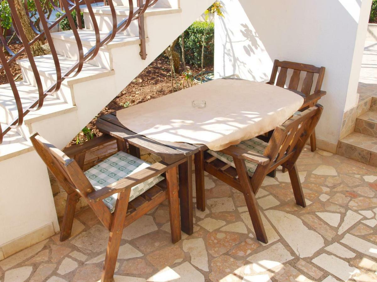 Apartments Mirja - 100M From The Beach & Parking Trogir Exterior photo