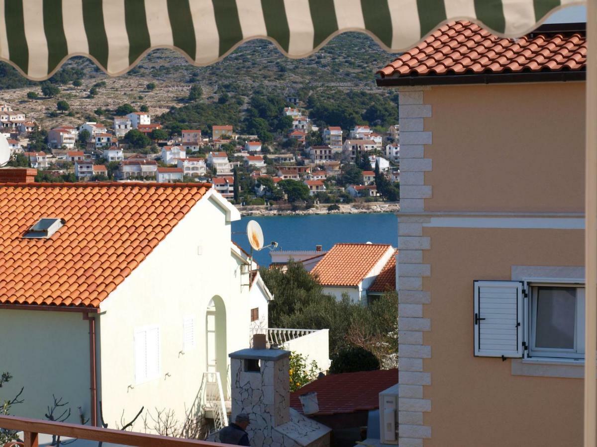 Apartments Mirja - 100M From The Beach & Parking Trogir Exterior photo
