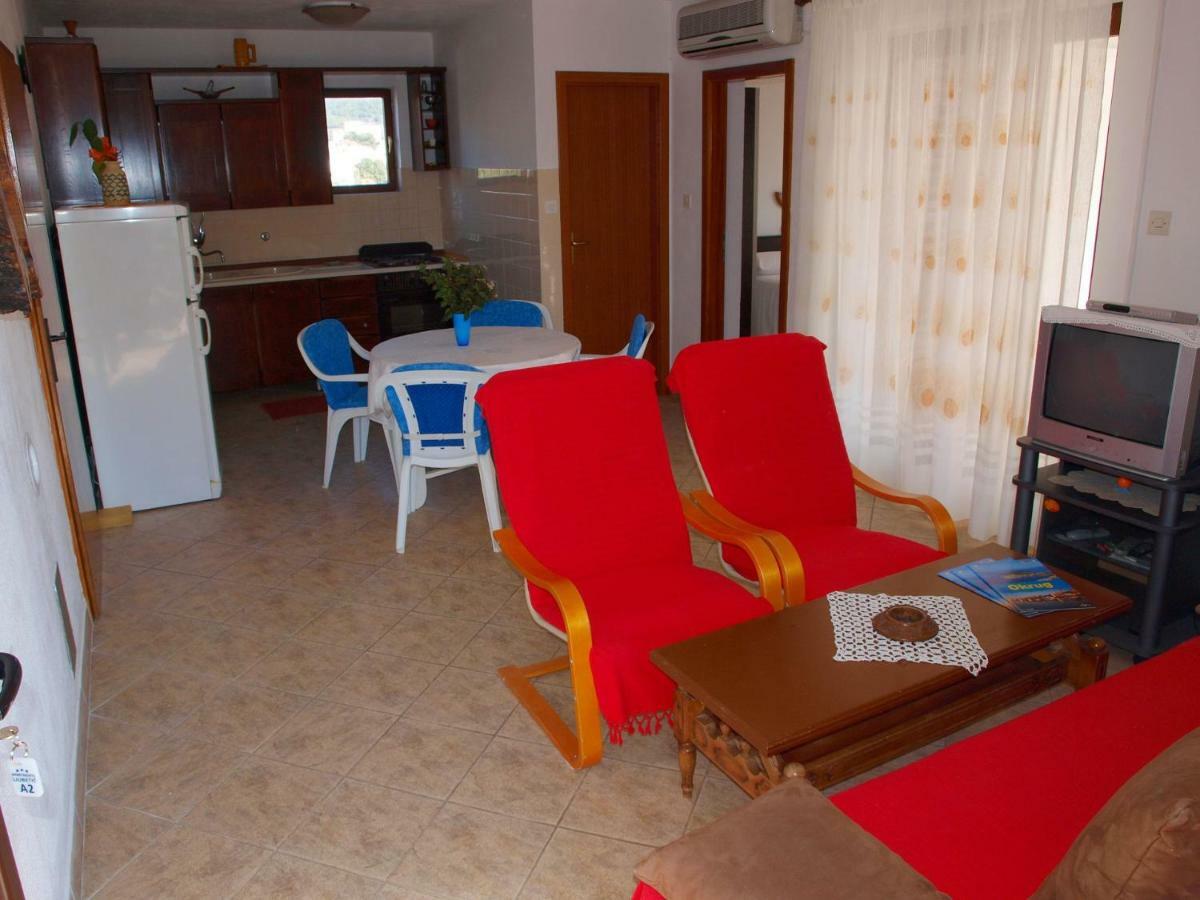 Apartments Mirja - 100M From The Beach & Parking Trogir Exterior photo