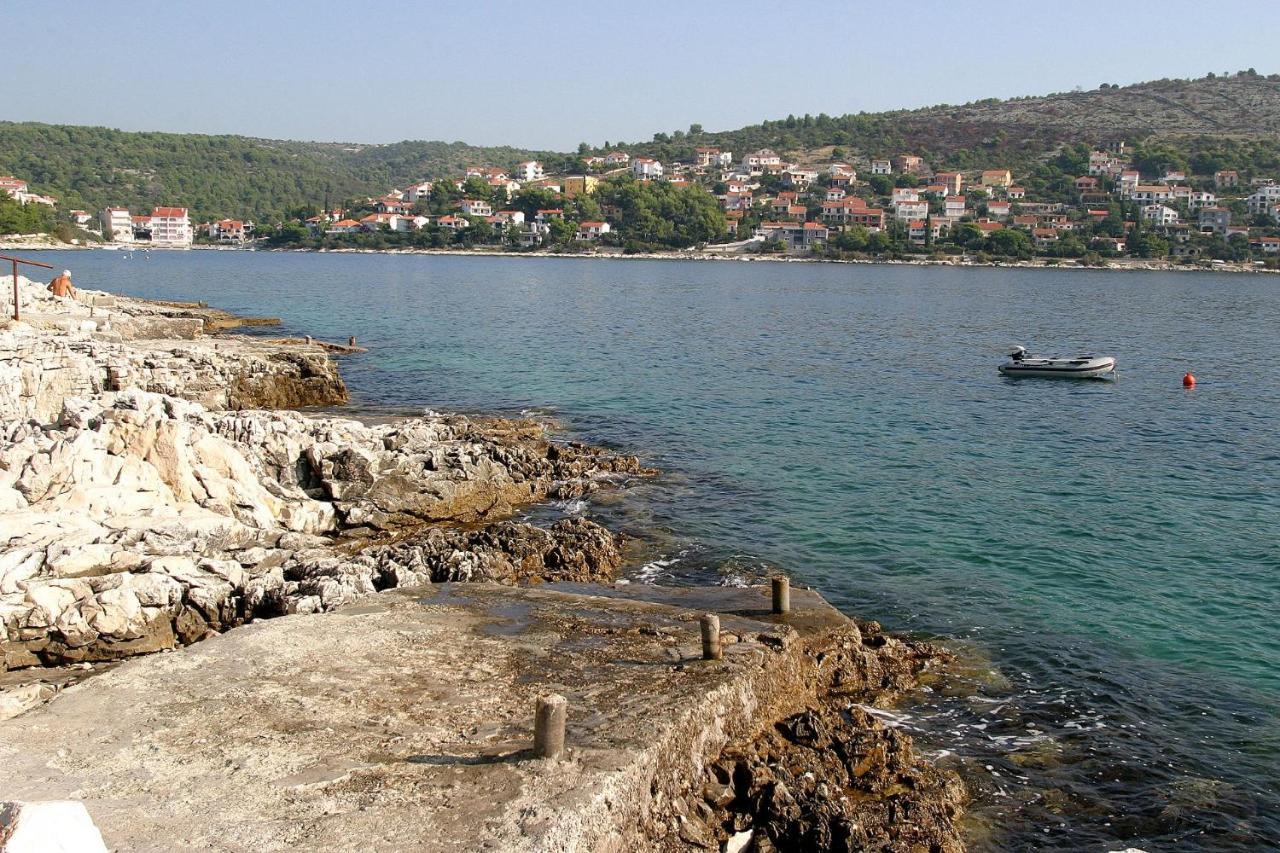 Apartments Mirja - 100M From The Beach & Parking Trogir Exterior photo